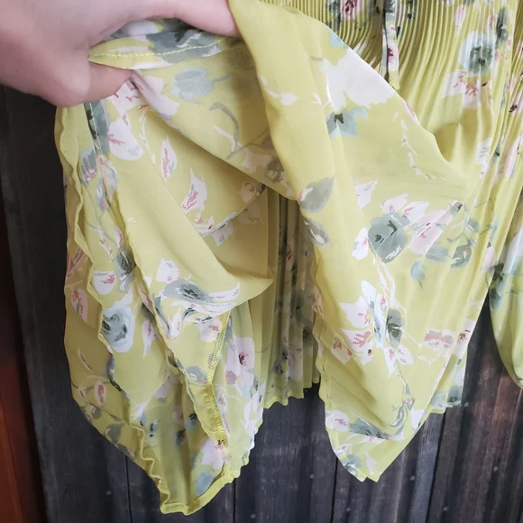 Como Vintage Chartreuse Green Floral Print Pleated Bubble Sleeve Tunic Size 3X - Picture 8 of 10